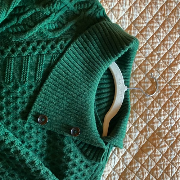 Talbot’s cable knit sweater cape in forest green. Size 1x. - Picture 2 of 9